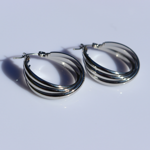 Fabuleux Vous Steel Me Silver Triple Ring Earrings