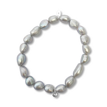 Load image into Gallery viewer, Fabuleux Voux La Pierre Silver Keshi Pearl Stretchy Bracelet
