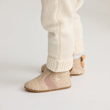 Load image into Gallery viewer, Pretty Brave SLIP-ON Blush Leopard
